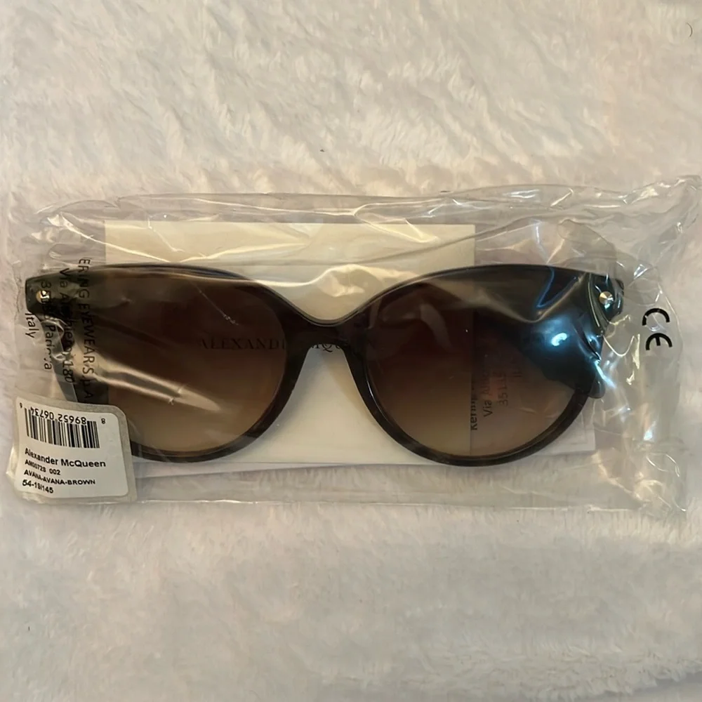 Alexander McQueen Avana Brown Tortoiseshell Sunglasses Leather Case Cloth Card
